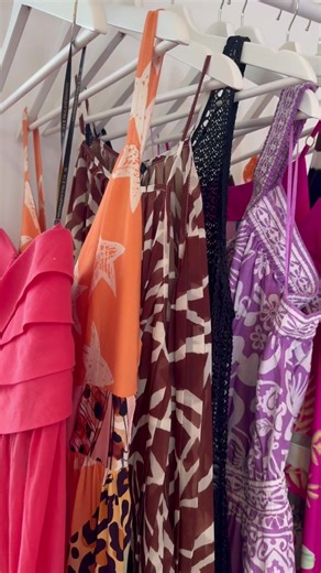 皆さん、もう夏の水着の準備お済みですか？👙✨ ブラジリアンビキニ専門店【フリドメール東京ショールーム】では、随時1000着以上の水着や素敵なリゾートウェア•小物類、メンズ水着やキッズ水着もご用意しております✨ 水着は種類や形等も豊富に取り揃えており、様々な体型や幅広いご年齢の方に綺麗にかっこよく着て頂けます。 知識豊富な専属スタッフが、それぞれのお客様に合ったビキニやワンピース水着をご提案させて頂きます。もちろんご試着も可能です👙 ビキニを着た事がない、自分に合う水着がわからない、体型にコンプレックスがある等、今までビキニを諦めていた方も是非お気軽にご相談下さい。 DMでのお問い合わせやご相談も承っております✨ また、2025年6・7・8月は東京店は無休で営業致します。 皆様のご来店心よりお待ちしております✨ fruits de mer 東京ショールーム □TEL 03 3400 5599 □営業時間 12:00-20:00 □夏季無休営業 #fruitsdemer #フリドメール #bikini #ビキニ #水着 #swimwear #swimsuits #japan #omot