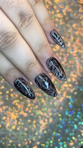 One or Two ? Animal Print Nails 💅🏻 #naildesign #animalprint #nailart #cateye #nails #nailinspo