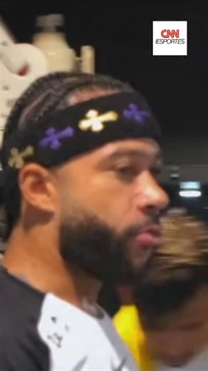 CNN Esportes on Instagram: "“ACREDITEM EM VOCÊS” Craque e líder! Camisa 10 do Timão, Memphis Depay deu aquela palavrinha de incentivo antes do segundo jogo da final da Copa do Brasil (e funcionou): “eles [jogadores do Vasco] sofreram, todos sofreram pra chegar aqui. Mas nós merecemos ganhar porque queremos mais do que eles”. #CNNEsportes #Corinthians #CopadoBrasil 📹Corinthians TV/YT"