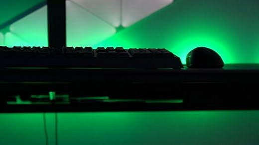 Nanoleaf Matter Essentials HD Lightstrip, 5M Adressierbar RGBIC LED Strip - Smart, Matter über WLAN, Bluetooth, 16 Mio. Farben LED Streifen, Funktioniert mit Alexa Google Apple, Deko und Gaming