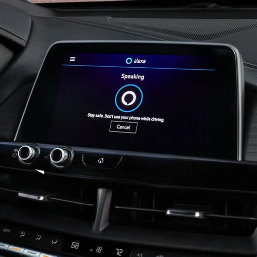 Transforma por completo tu experiencia al volante con la compañía del mejor asistente virtual a bordo de tu Cadillac. ¿Tú qué más le pedirías a Alexa? | Cadillac
