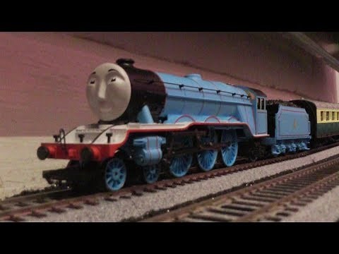 Hornby R9291 Gordon The Blue Engine (From Thomas & Friends) Review HD