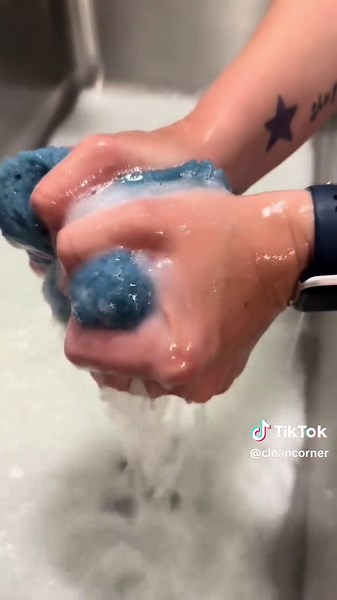 Relaxing Sponge Squeezing ASMR Experience