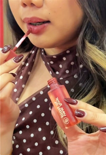 Achieve the Iconic Toast of New York Lip Look