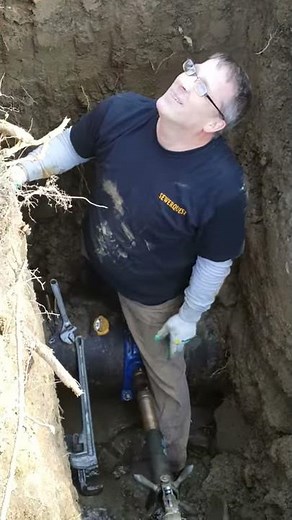 Hot tapping a 16 inch ductile iron pipe