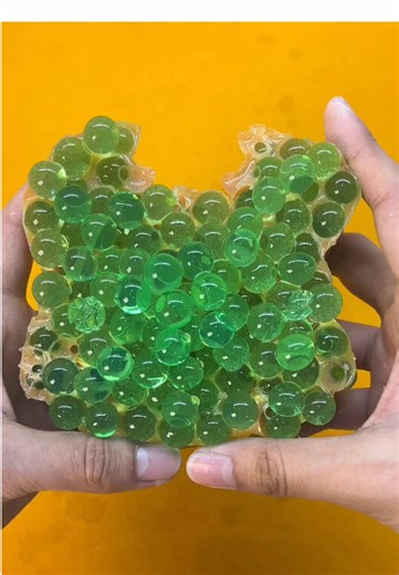 Satisfying DIY Pimple Extraction Techniques