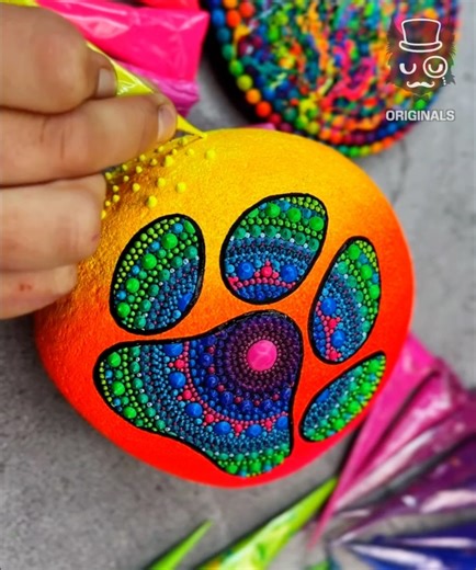 Mesmerizing Paw Print Dot Art 🐾🌈🪨 | Simple