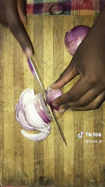 Receta de Riñones Fritos con Cebolla y Salchicha