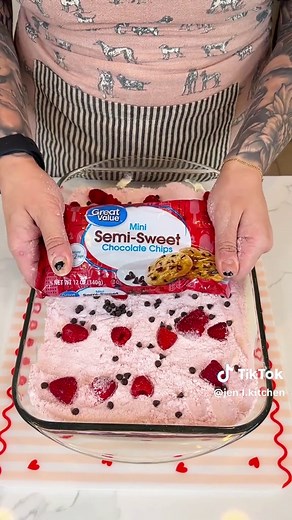 Easy Valentine’s Day Strawberry Dessert Recipe