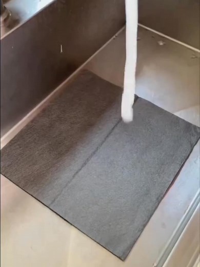 15K views · 1K reactions |  The UK’s favourite cloth for streak-free, spotless cleaning ✅ Removes water stains and limescale in one wipe  Ultra-absorbent thanks to nano fibre technology 犯 Perfect for windows, mirrors, shower screens, sinks… 朗 Leaves no lint, no streaks 什 Cleans without any chemicals  Instantly dries all surfaces | Lumio Shop | Facebook