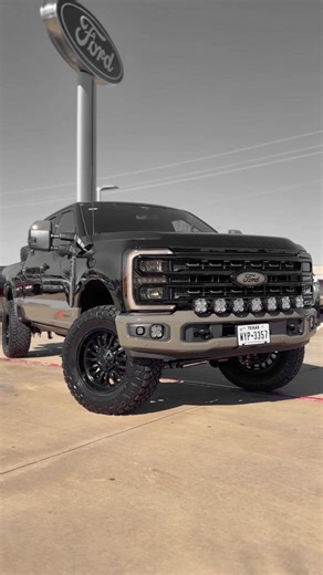 We took this 2026 Ford F-250 King Ranch Tremor to the next level! What are your thoughts on this custom build? 🛻 #Alumiduty #FordF250 #FordTrucks #SuperDuty #KingRanch #Tremor #LiftedTrucks #DallasFSP | Five Star Performance
