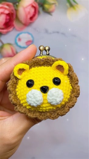Crochet 5cm Lion Kiss-Lock Purse(The written tutorial is at the end of the video) #crochetkeychain