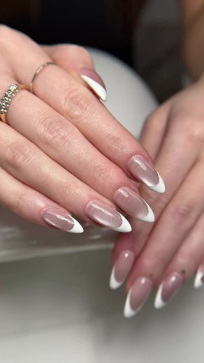 Mastering the Classic French Tip Nail Art Technique
