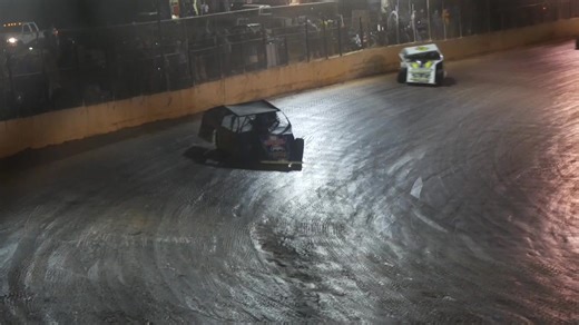 Modifieds had Lf tire in air at 411 Motor Speedway.🤙🏼 #fyp #dirttrackracing #racing #Modified | Dirt N' Speed Media