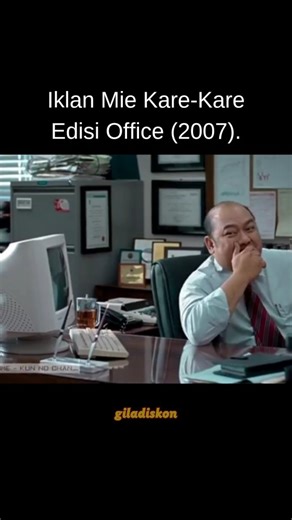 Giladiskon Indonesia on Instagram: "Iklan Mie Kare Kare yang terkenal ini, pertama kali tayang pada tahun 2007. Mie instan ini cukup populer pada masanya, namun sekarang sudah tidak diproduksi lagi. Pernah mencoba mie instan yang 1 ini? Serius mie ini enak menurut kami yang pernah nyobain dulu, semoga bisa comeback. 😭"