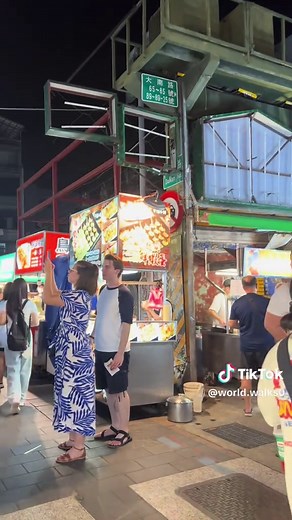 Exploring Shilin Night Market: A Taiwanese Delight