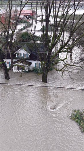 Pretty deep flood waters around this house near Fall City, WA on the flooded Snoqualmie River. 12-09-25 #wawx #washington #weather #flood #video | Washington Weather Chasers