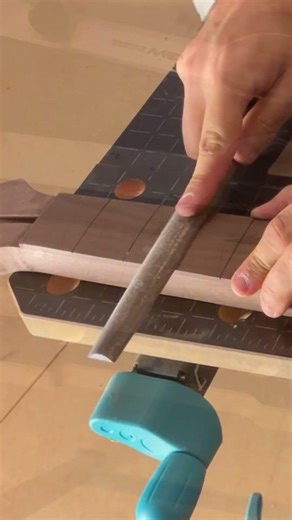 How to : Put inlays on a Guitar Fretboard #guitar #diy #guitarbuild #guitarbuilder #guitarbuilding