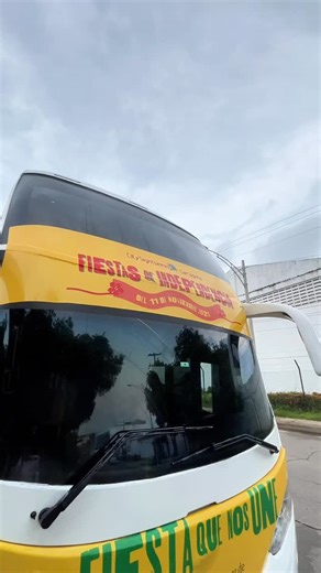 ✨👑 Como bus oficial de las Fiestas de Independencia 2025, hoy tuvimos el honor de darle la bienvenida a nuestras Reinas de la Independencia 🎉. Las acompañamos hasta el estadio Jaime Morón para alentar juntos a nuestro Real Cartagena ⚽💛💚, viviendo la pasión y la tradición de nuestra ciudad. Gracias a nuestras reinas @reinadodelaindependenciactg por compartir este recorrido lleno de alegría, y al @ipcc_cartagena y la @alcaldiacartagena por hacer parte de esta celebración que nos une. 🚌❤️💛💚 