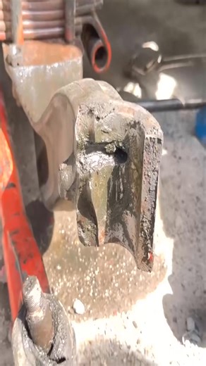 Emergency Repair Broken Truck Front Axle.. #EmergencyRepair #BrokenTruck #FrontAxle #Foryoupage | wildkitchen