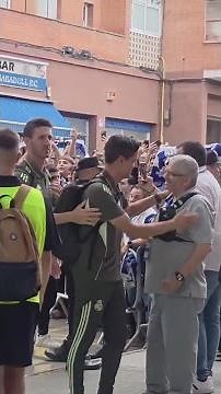 Disgraceful reception for Castilla upon their arrival in Sabadell: insults, objects thrown...