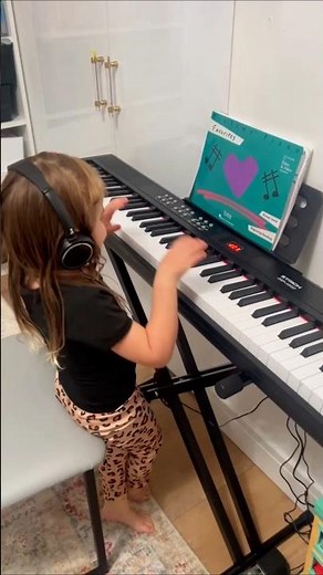 Digital 88 Key Portable Piano 🎶🎹 | Semi-Weighted Keys for Beginners & Pros! ✨💛