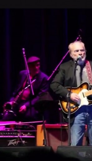 If we make it through December Everything's gonna be alright, I know It's the coldest time of winter And I shiver when I see the falling snow If we make it through December Got plans to be in a warmer town, come summertime Maybe even California If we make it through December, we'll be fine Got laid off at the factory Their timing's not the greatest in the world Heaven knows I've been working hard Wanted Christmas to be right for my girl I don't mean to hate December It's meant to be the happy ti