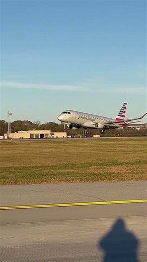 American Embraer 175 Landing #aviation #planespotting #airport #airplane