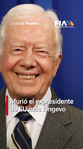 Jimmy Carter: Un legado de servicio y paz 🌍 Jimmy Carter, quien se desempeñó como presidente de Estados Unidos de 1977 a 1981, es recordado por su firme compromiso con los derechos humanos y la paz global. Fundó el Centro Carter en 1982 y lideró la erradicación del gusano de Guinea, reduciendo los casos de 3.5 millones en 1986 a solo 13 en 2023. En 2002, recibió el Premio Nobel de la Paz por sus esfuerzos humanitarios. #JimmyCarter #PazMundial #DerechosHumanos #CentroCarter #SaludGlobal #Gusano