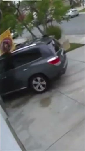 Caught on Driveway Camera: Truck House Crash