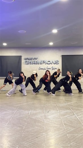 ALPHA PH on Instagram: "you gotta mek it bunx up 🔥 dc: @kiwsang__ #tyla #chanel #mekitbunxup #dancechallenge #alphaph"