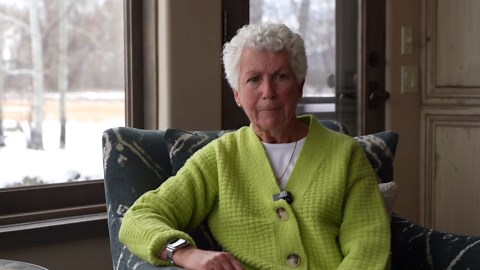 Bull elk rescued from icy pond in dramatic helicopter operation