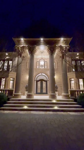 Luxury Mansion in Great Falls, Virginia