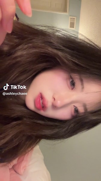 Queen of Tears: A Heart-Wrenching Performance by Ashley Chae