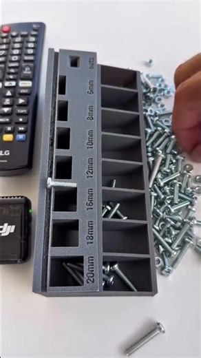 Clever screening process of screws of different sizes