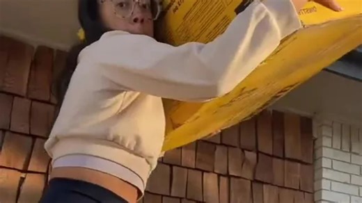 Mum reveals hack to give her 30 minutes cleaning time - but it’s split opinion