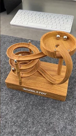 Amazing perpetual motion machine toys