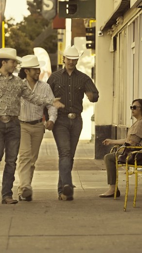 THANK Y’ALL FOR BUMPIN THIS JAM!!🔊🔥🫱🏻‍🫲🏼 Streets of Bakersfield • A Buck Owens and Dwight Yoakam Classic🔥 Now in our style on ALL PLATFORMS📲📺 • • • • #LosHermanosMendoza🔱 #LHM🔱 #corridos #countrymusic #baile #buckowens #bakersfield #dwightyoakam | Los Hermanos Mendoza