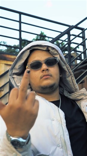 Hook Records on Instagram: "Wanted Peace ✌🏻🏳️‍☮️ Written and Preformed by @big_blxst Beat Prod by @xlovebeatz_ Record / Mix Master by @thehookrecords Shot / Edit & Directed by @redzingofficial Official video is out on Youtube Show love for the Hustlers 🥂 #wantedpeace #dhh #ihh #rap #india"