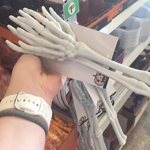 14 most spooky Dollar Tree Halloween decor ideas for 2023! | Hometalk