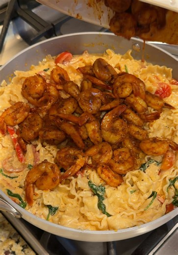 This Tuscan Shrimp Pasta recipe is 10/10 ✨ Inspired by @yummyeats ⋆˚✿˖° with a little twist 🌶️ Ingredients Shrimp: - 1 lb jumbo shrimp, peeled and deveined - 2 tbsp olive oil - 1/2 tbsp each - chicken bouillon, garlic powder, onion powder, paprika, Italian seasoning, black pepper Sauce: - 2 tbsp unsalted butter - 1 small onion, diced - 4 garlic cloves, minced - 1 red bell pepper, sliced - 8 cherry tomatoes, halved - 1 chili pepper, diced - 1/2 cup chicken broth - 2 cups heavy cream - 1 cup grat