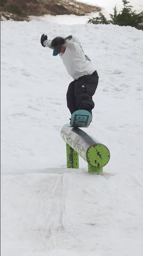 All in a days work for Maria #snowboarding #burton #snowboard