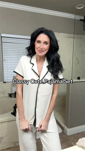 Classy, Cute Pajama Set #pajamaset #pjs #sleepwear