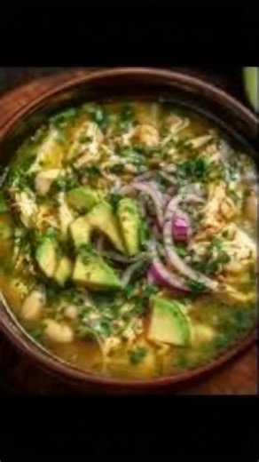 Handmake Recipes on Instagram: "🍲 Zesty Green Chicken Chili Soup with White Beans & Avocado — 🧬 Protein 39g Bright, cozy, and bursting with flavor, this zesty green chicken chili is loaded with tender chicken, creamy white beans, and fresh avocado. A comforting yet refreshing soup with a citrusy kick you’ll crave year-round. 📝 Ingredients: 🧺 ✦ Chicken breast, cooked & shredded (180g) ✦ White beans, drained & rinsed (1 cup) ✦ Chicken broth (3 cups) ✦ Green chili sauce or salsa verde (½ cup) ✦
