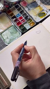 Did you know that doodling can help with relaxation and stress relief? In my watercolor journal I used a permanent ink pen to doodle simple chickens across the page and loosely added color to them. The point of this exercise is to make marks without thinking too much about them. This page is not about perfection. It’s not about creating an end product. It’s about being in the moment. 🐓SUPPLIES USED: Strathmore Watercolor Art Journal Tombow Fudenosuke brush pen Daniel Smith Watercolors Princeton