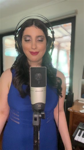 Interpretación de 'Por Ti Volaré' con corazón