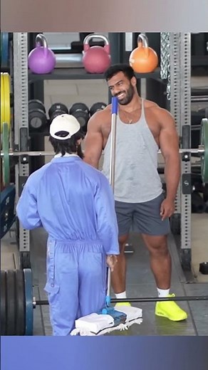 He Didn’t Look Strong… But The Gym Was Shocked 😳