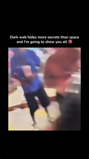 @thebannedtapes on Instagram: "Just @thebannedtapes 日本利用压电瓷砖将脚步转化为电能。这些瓷砖捕捉来自你脚步的动能。当你行走时，你的重量和动作会对瓷砖产生压力。瓷砖会轻微弯曲，从而产生机械应力。瓷砖内部的压电材料将这种应力转化为电能。每一步都会产生少量电荷，而数百万步结合在一起就能产生足够的电力来驱动 LED 灯、数字显示屏和传感器。在像涩谷车站这样繁忙的地方，每天大约有 240 万个脚步为这一系统作出贡献。这些电能可以被储存或立即使用，从而减少对传统电力来源的依赖，并支持可持续的城市基础设施。这种方法将日常运动转化为实用的可再生能源 #日本 #知识 #事实 #你知道吗 #推荐 科技 创新 历史 技术 实验 热门"