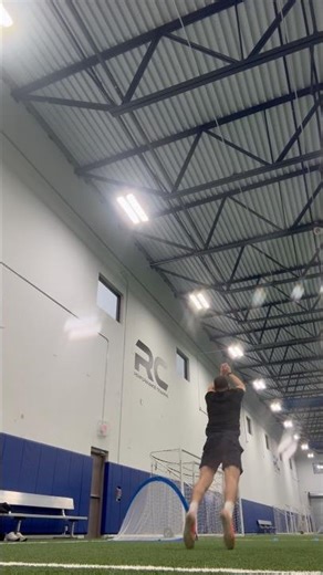 Acceleration: prime the system, produce force, project forward, then control it. #soccer #speed