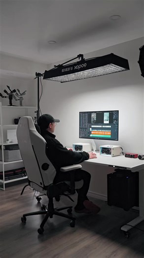 Compact Flexible LED Light for Studio Use